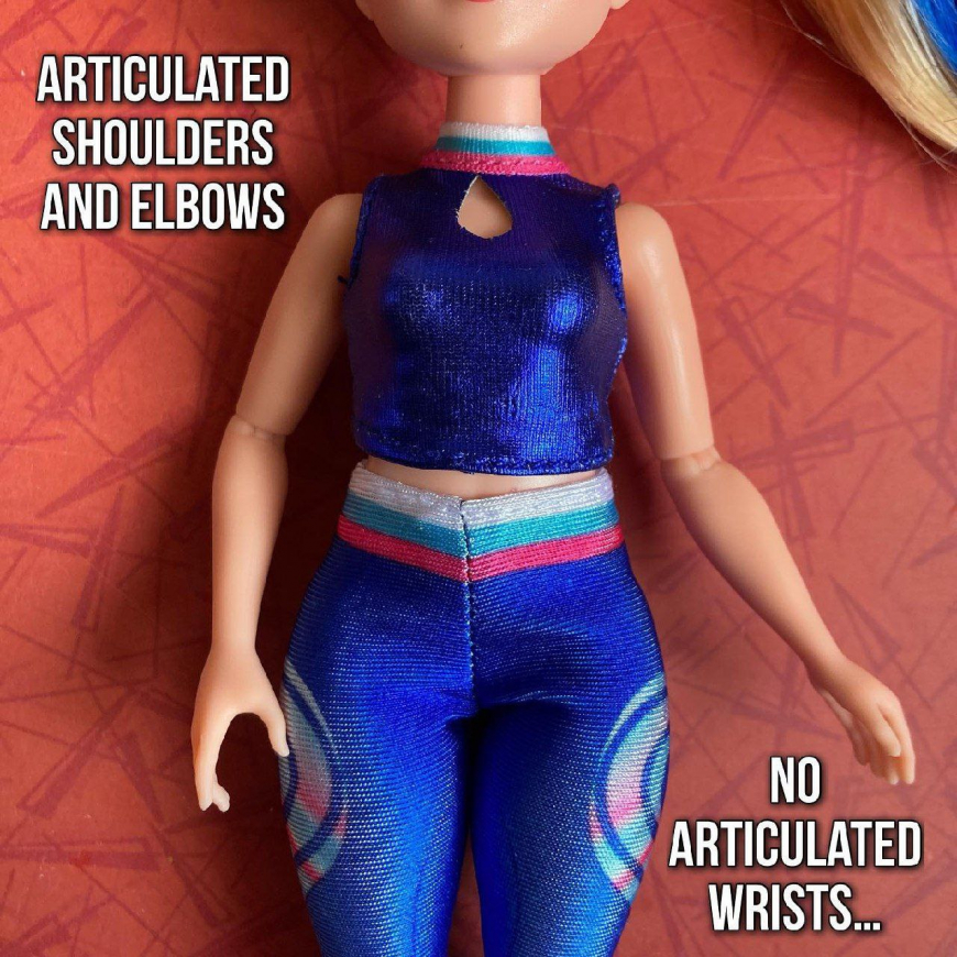 Unicorn Academy Isabel faslhion doll in real life photos