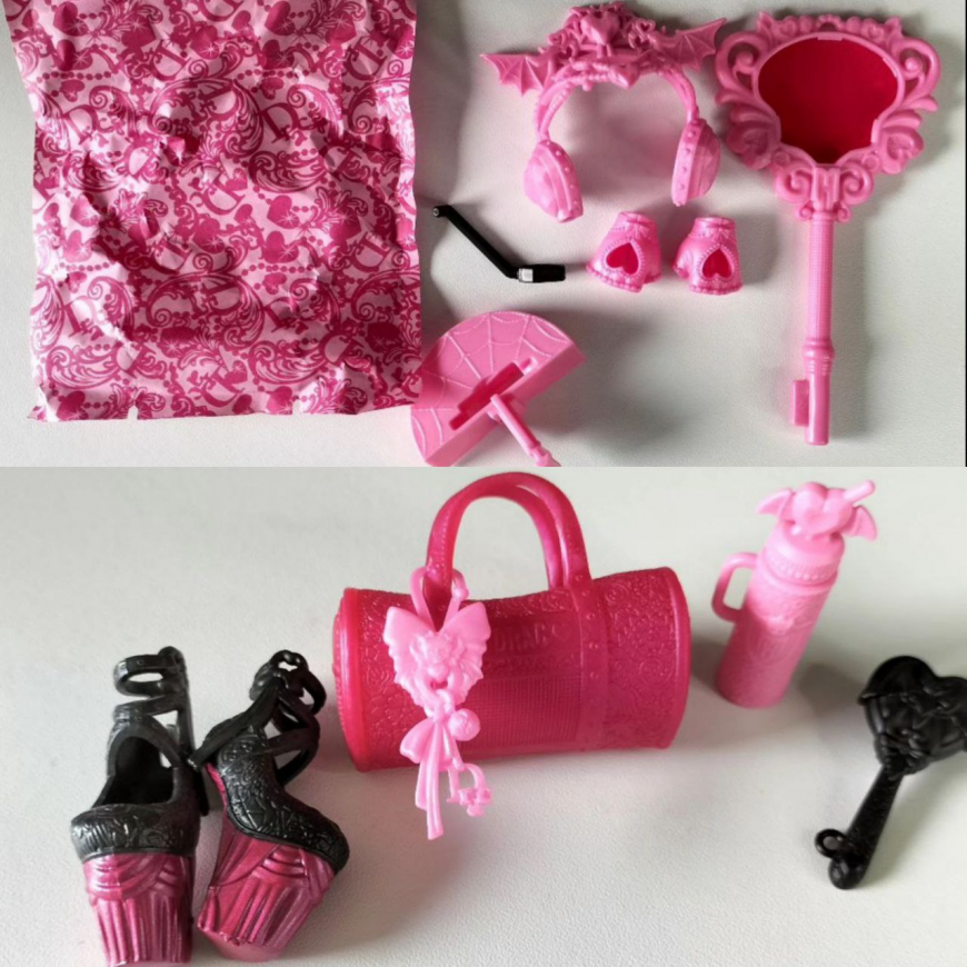 Monster High Skulltimate Secrets series 4 Monster Mysteries Draculaura's doll details photos