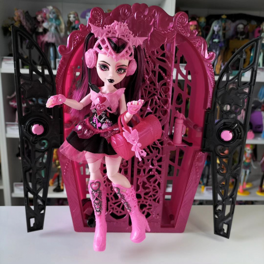 Monster High Skulltimate Secrets series 4 Monster Mysteries Draculaura's doll details photos