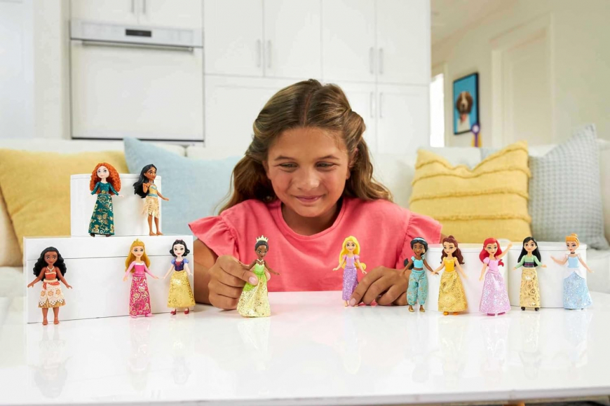 Mattel Ultimate Disney Princess Pack with 12 Small Dolls