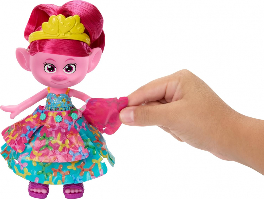 Mattel Trolls Fun Fair Surprise Poppy deluxe fashion doll