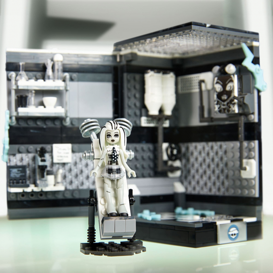 Monster High Comic-Con 2024 Frankie Stein Boo-k Lab Mega Adult Builder