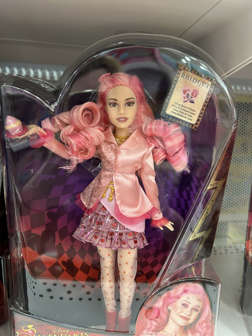 Descendants The Rise of Red dolls