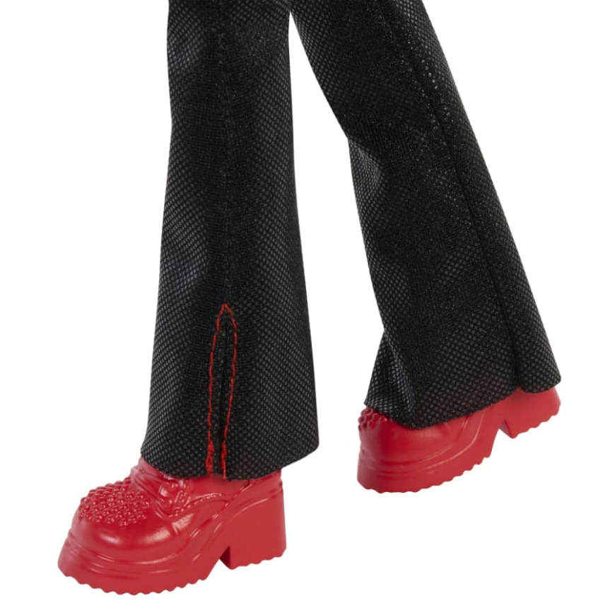 Disney Descendants The Rise of Red Singing Red doll