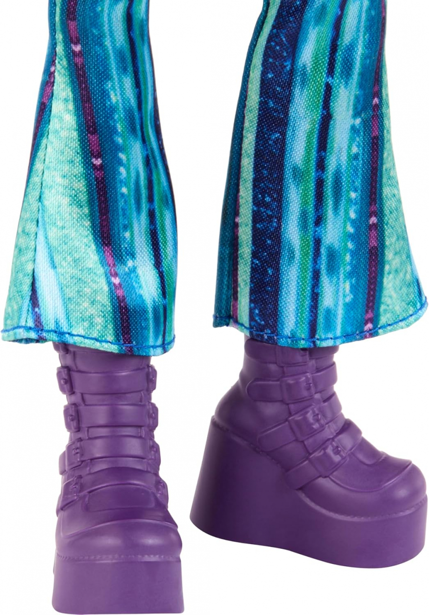 Disney Descendants The Rise of Red Uliana doll
