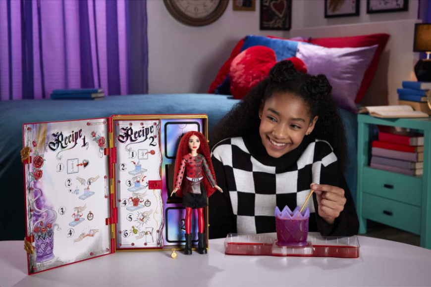 The Rise Of Red - The Sorcerer's Cookbook surprise reveal Red doll