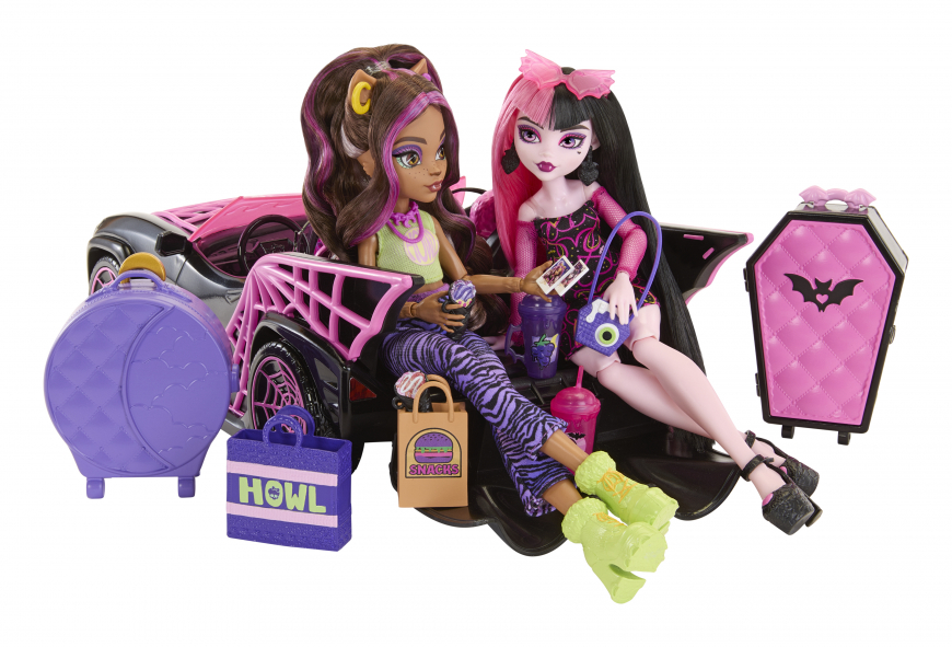 Monster High Eekend Getaway set with Draculaura and Clawdeen dolls