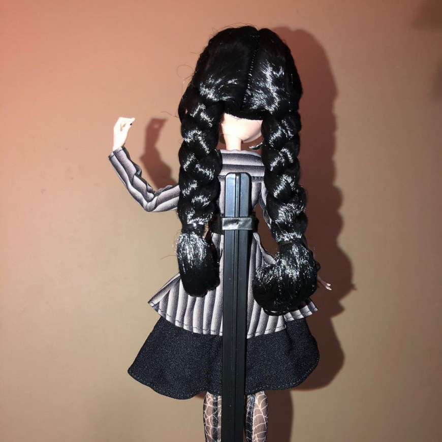 Monster High Wednesday Netflix doll out of the box photos