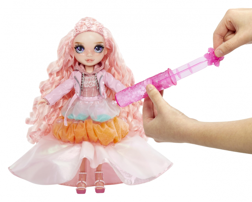 Rainbow High Winter Wonderland Bella doll