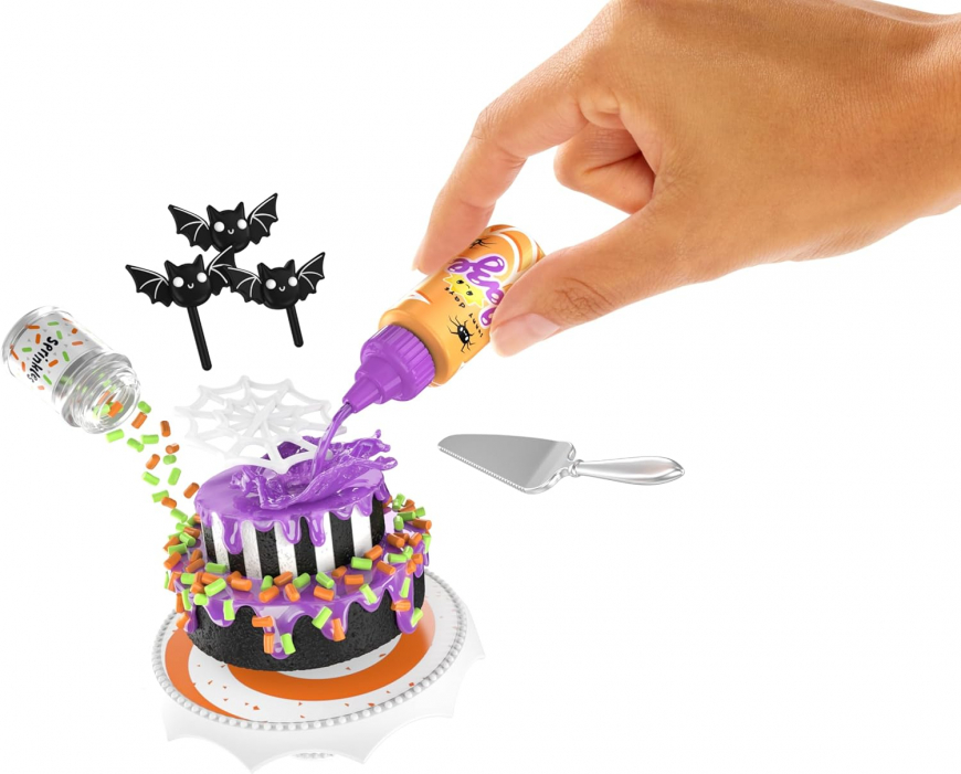 MGA's Miniverse Make It Mini Diner Halloween Beetlejuice collection
