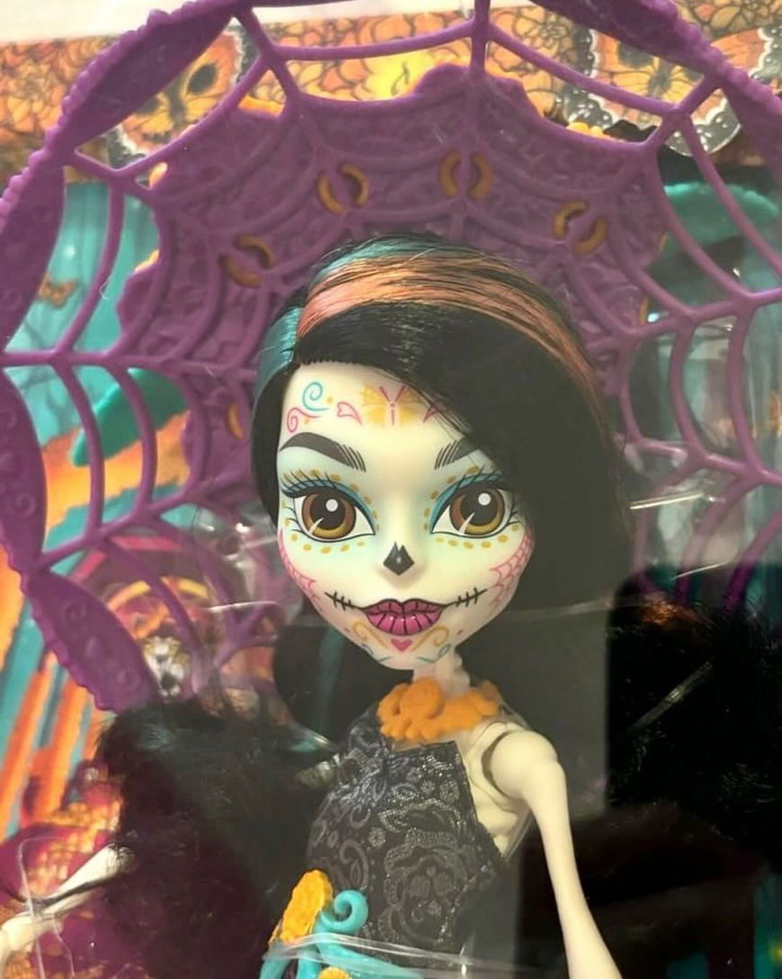 Monster High Howliday Dia De Muertos Skelita Calaveras 2024 doll in real life photos