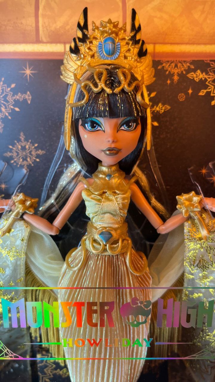 Monster High Howliday Winter Edition Cleo De Nile doll 2024 in real life photos