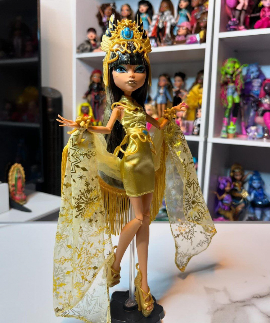 Monster High Howliday Winter Edition Cleo De Nile doll 2024 in real life photos