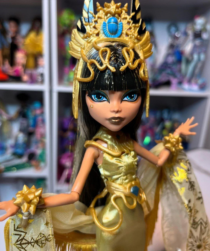 Monster High Howliday Winter Edition Cleo De Nile doll 2024 in real life photos
