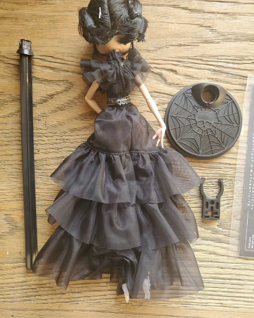 Monster High Rave'N Dress doll detail photos