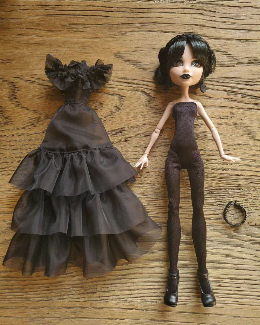 Monster High Rave'N Dress doll detail photos