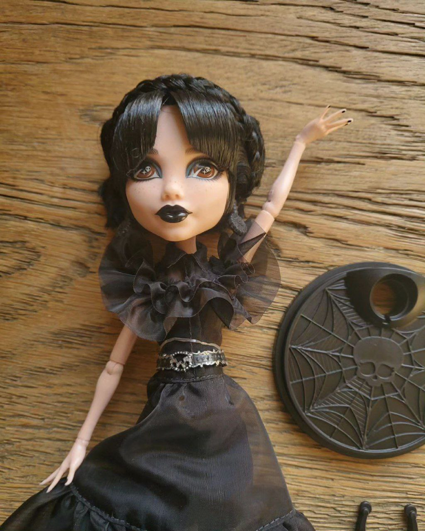 Monster High Rave'N Dress doll detail photos