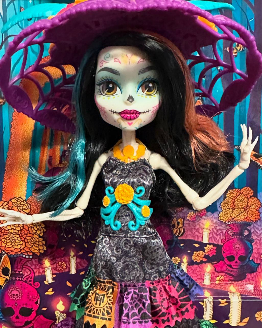 Monster High Howliday Dia De Muertos Skelita Calaveras 2024 doll irl photos