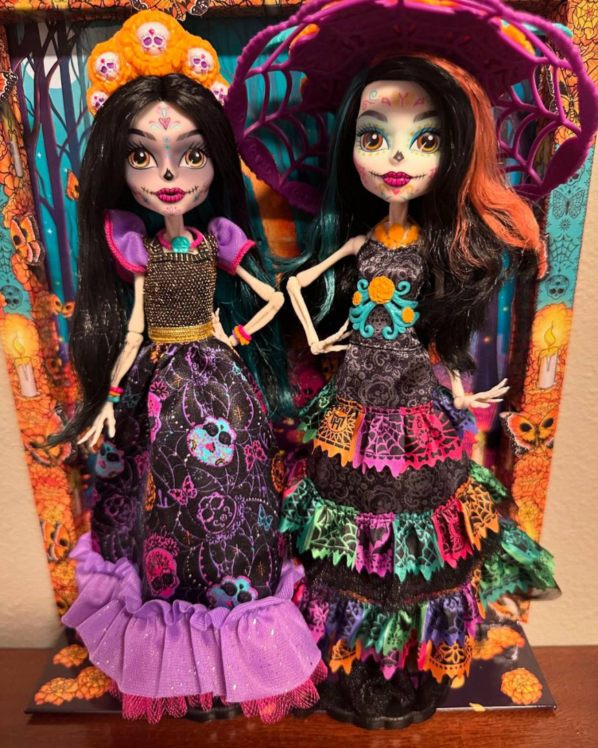 Monster High Howliday Dia De Muertos Skelita Calaveras 2024 doll irl photos