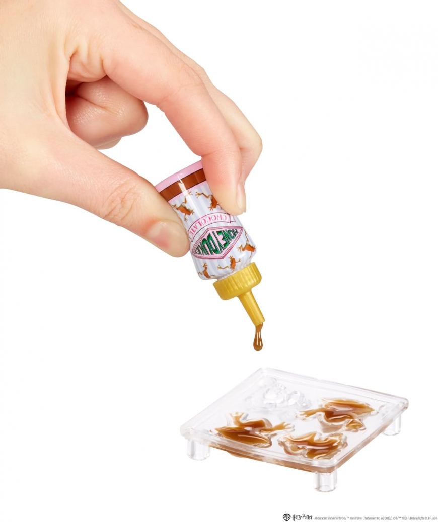 Miniverse Make It Mini Harry Potter wave 2 Honeydukes' wizarding sweets stock images
