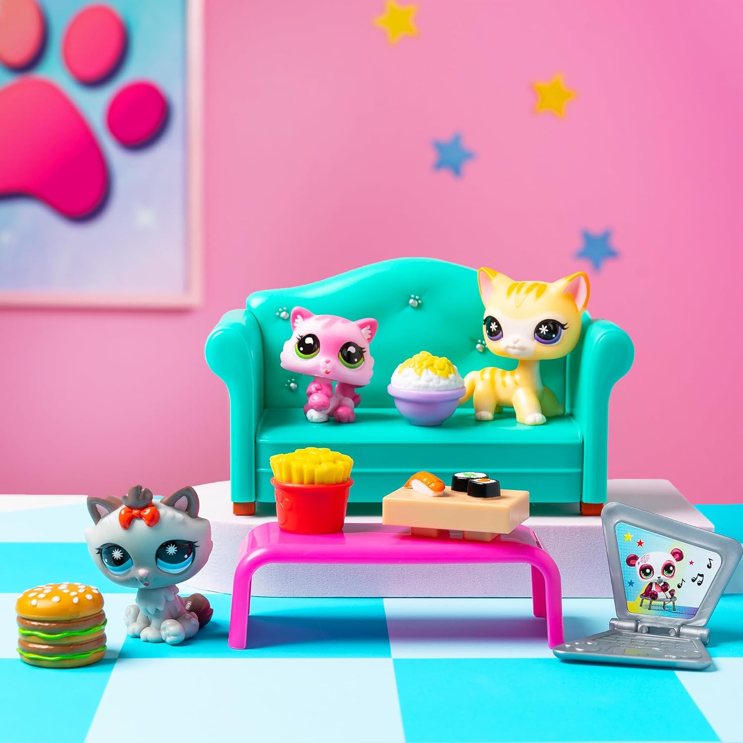 BANDAI Littlest Pet Shop Pack 3 Park Pets BF00598 Lot de 3 Animaux domestiques, Accessoire, Carte Collector et Code virtuel, génération 7, Animaux de Compagnie #99, #100, #101, Enfants de 4 Ans