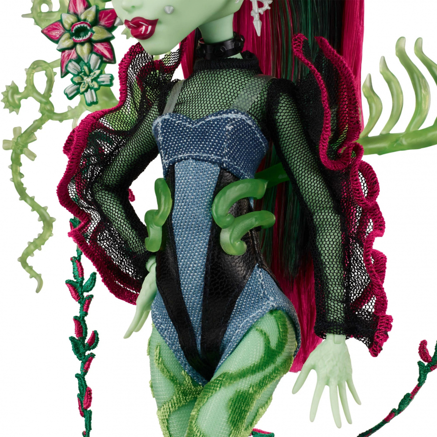 Monster High Skullector Venus McFlytrap doll