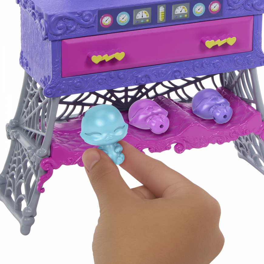 Monster High Make-A-Monster Pet Playset with Frankie Stein Doll