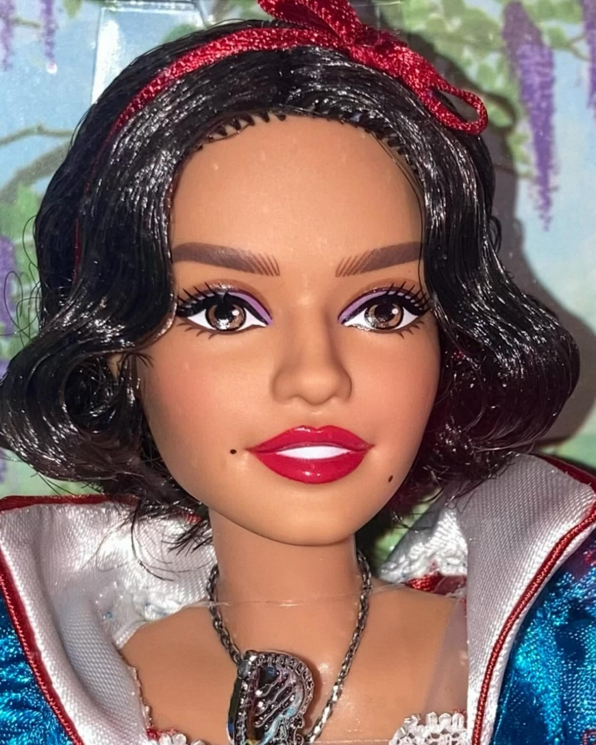 Disney Snow White 2025 live action movie deluxe doll from Mattel