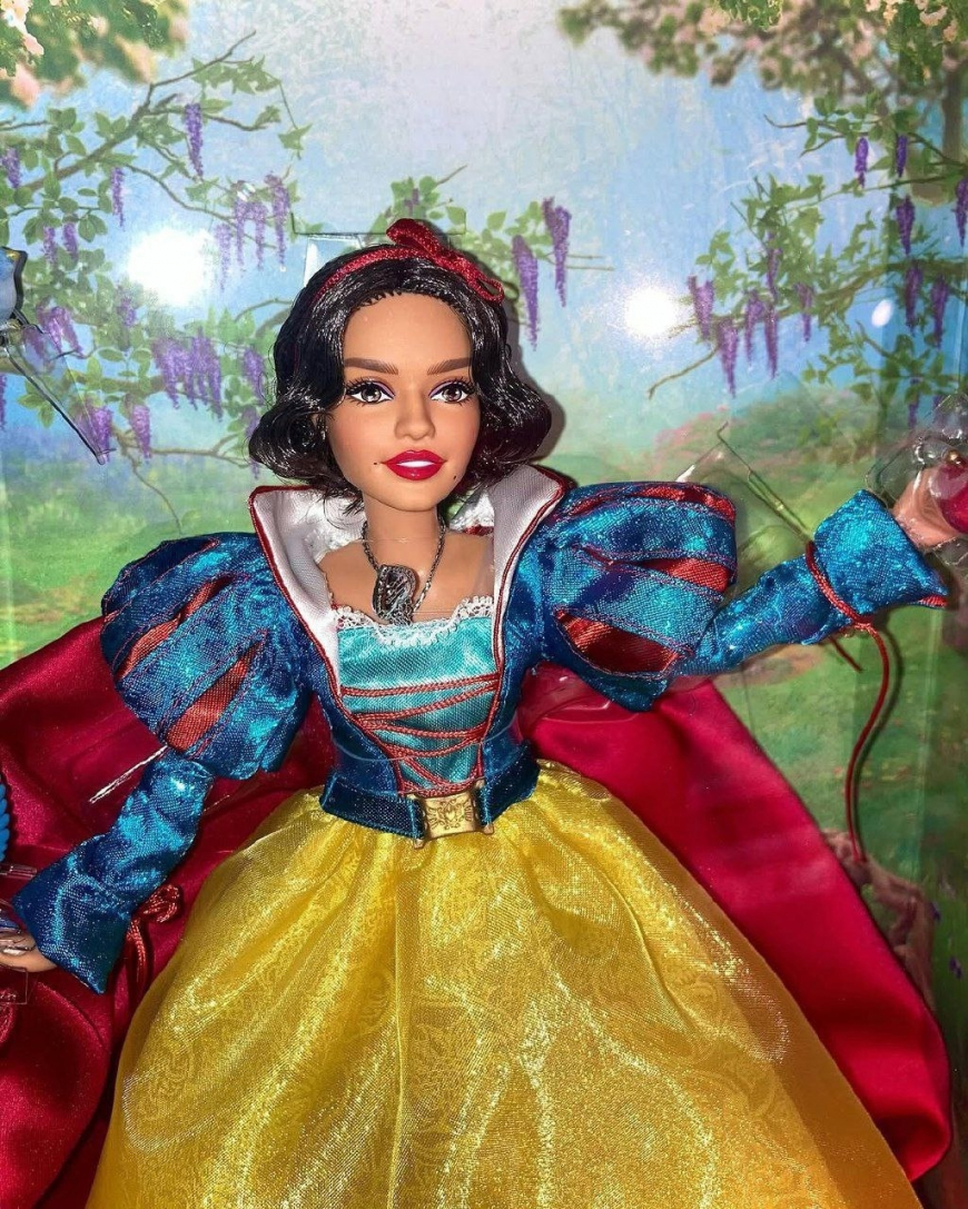Disney Snow White 2025 live action movie deluxe doll from Mattel