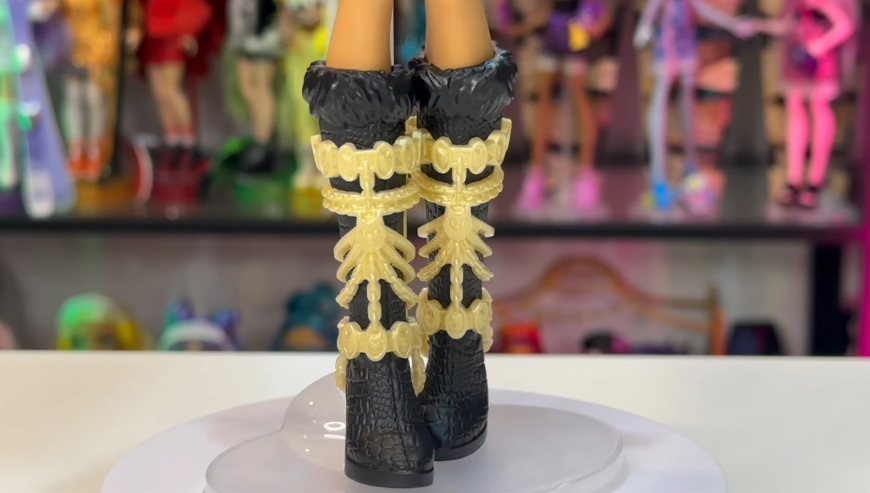 Hauntlywood Mysteries Clawdeen Wolf details