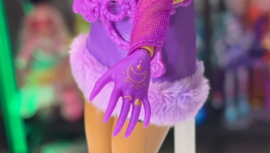 Hauntlywood Mysteries Clawdeen Wolf details