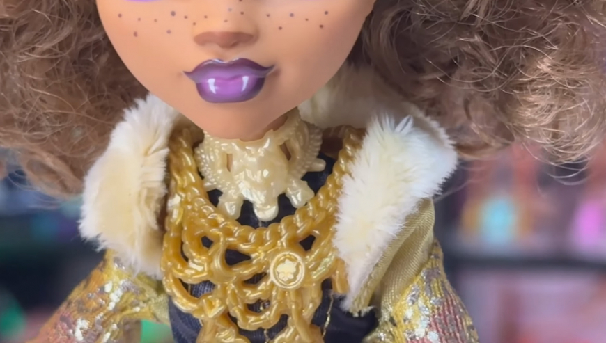 Hauntlywood Mysteries Clawdeen Wolf details
