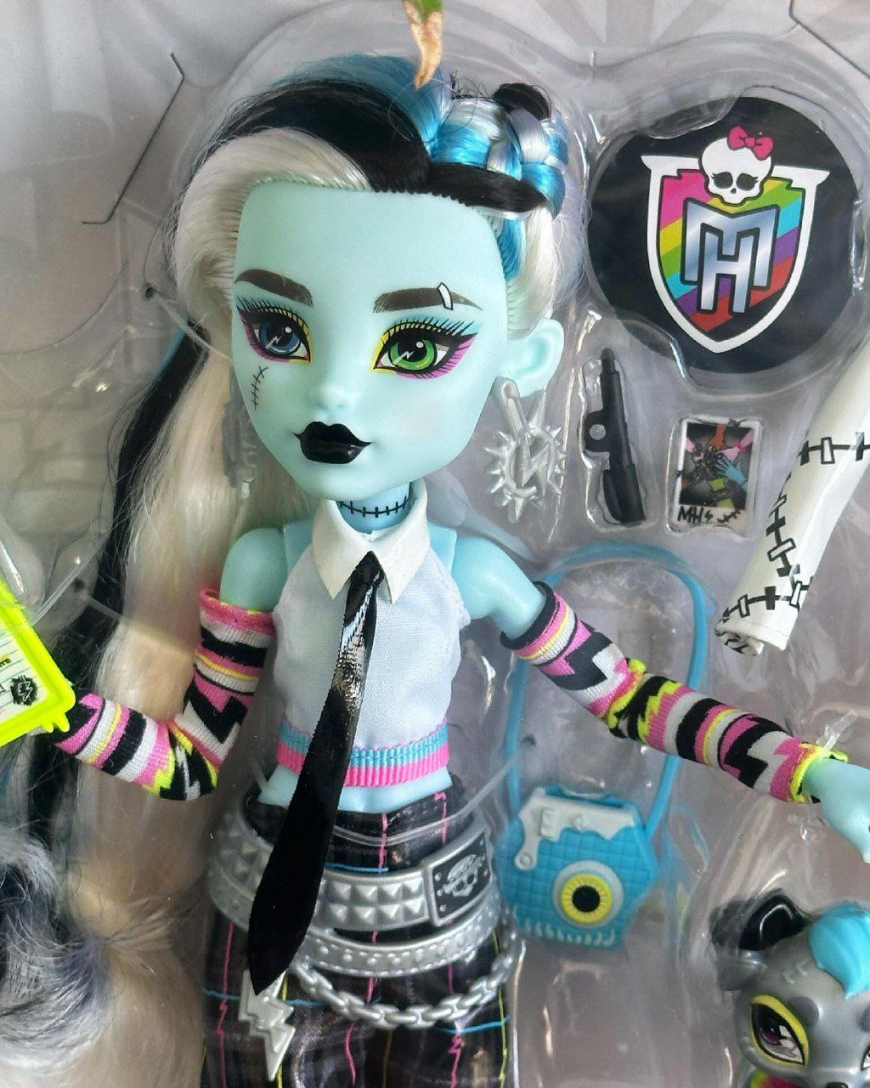 Monster High Welcome Committee Frankie Stein doll in real life