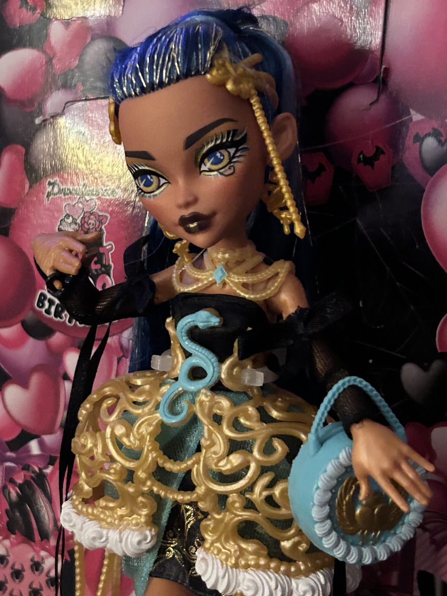 Monster High Scary Sweet Birthday dolls irl photos