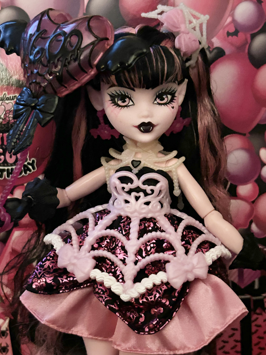 Monster High Scary Sweet Birthday dolls irl photos