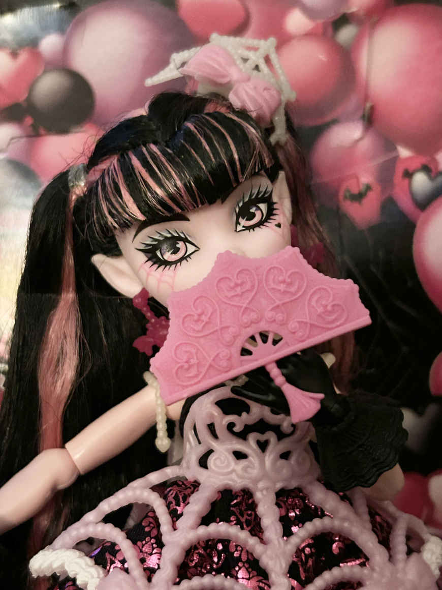 Monster High Scary Sweet Birthday dolls irl photos