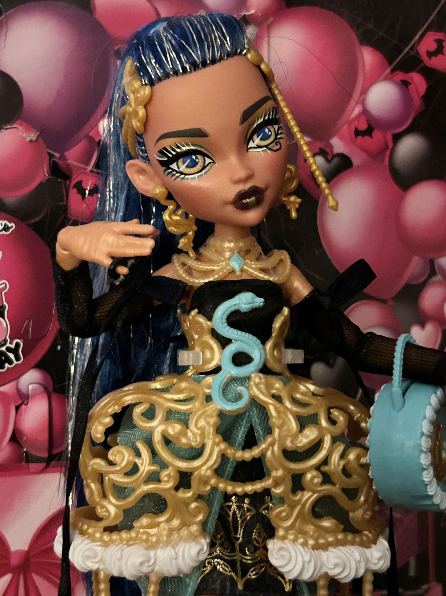 Monster High Scary Sweet Birthday dolls irl photos