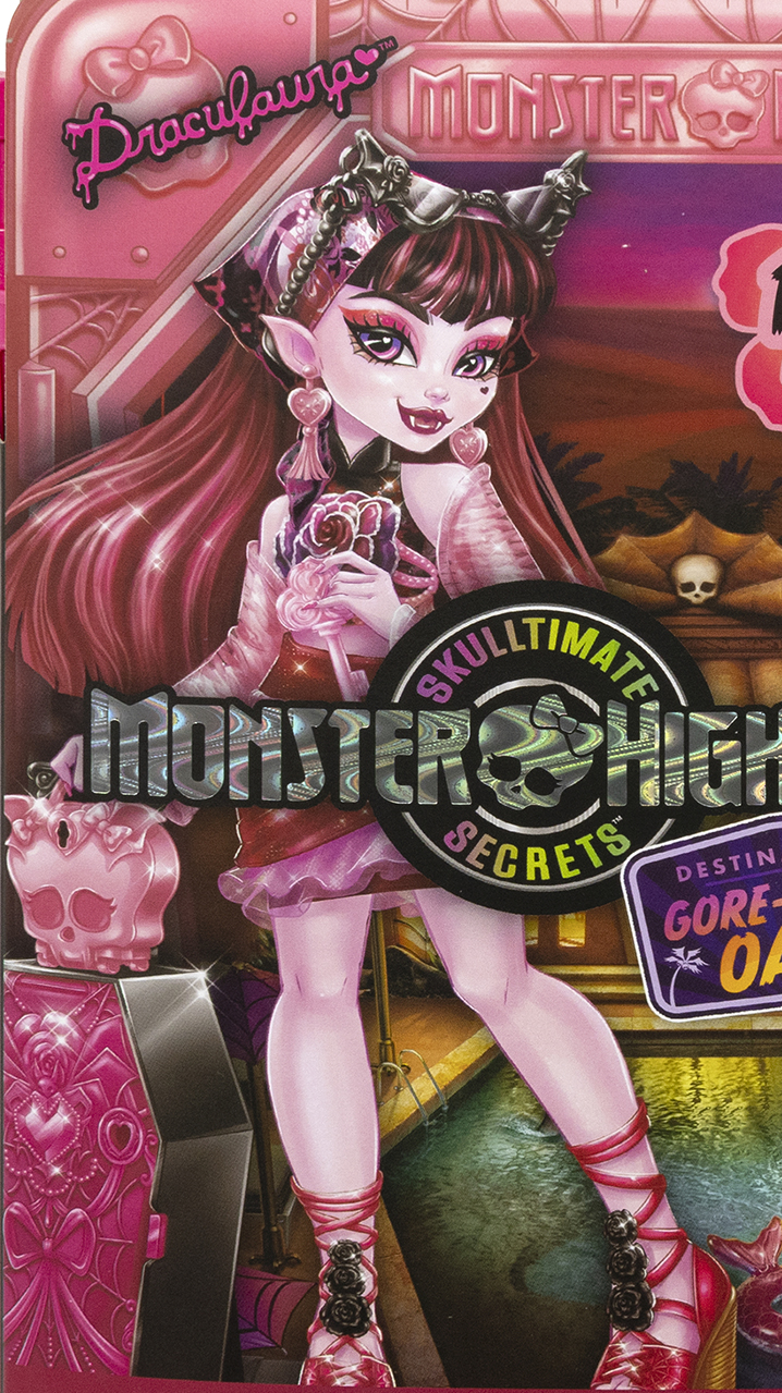 Monster High Skulltimate Secrets Gore-Geous Oasis Draculaura doll JDR50