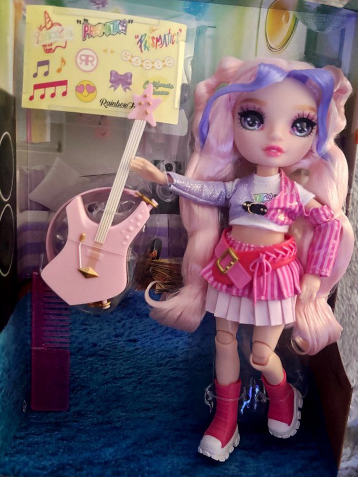 Rainbow High Junior High Rock Band dolls 2025 the Prismatics in real life photos