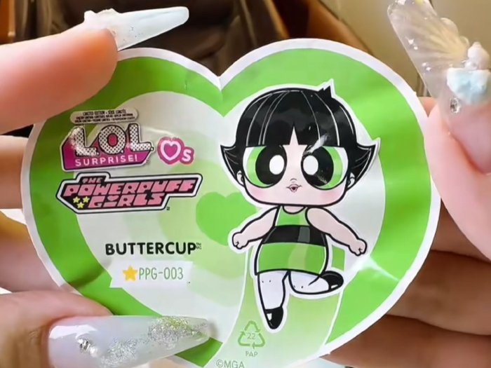LOL Surprise Loves Powerpuff Girls dolls unboxing images