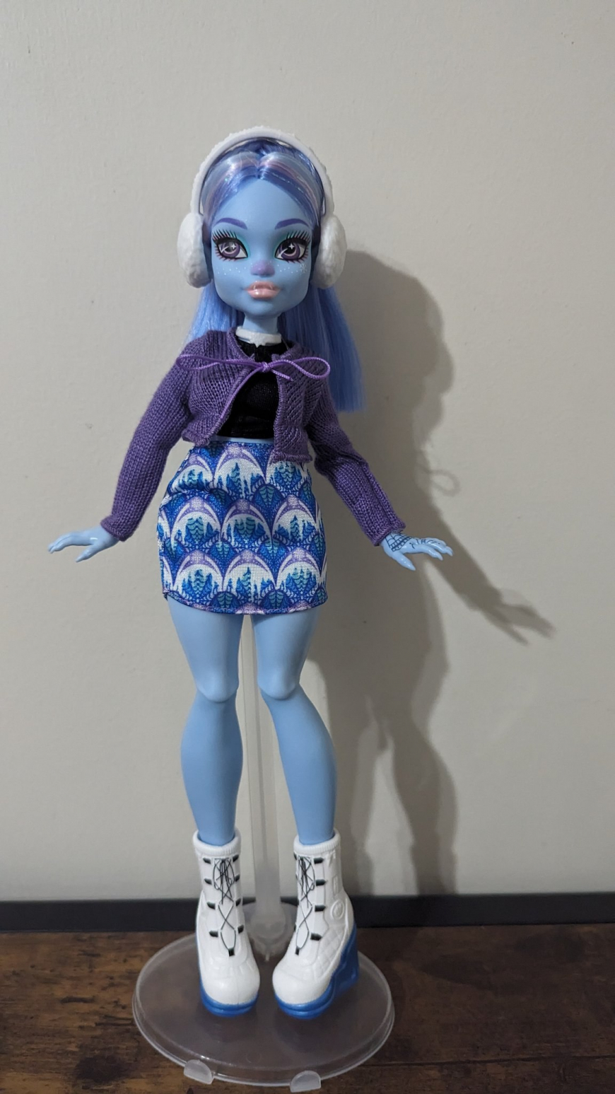 Monster High Fearbook series 2 dolls Abbey irl photos