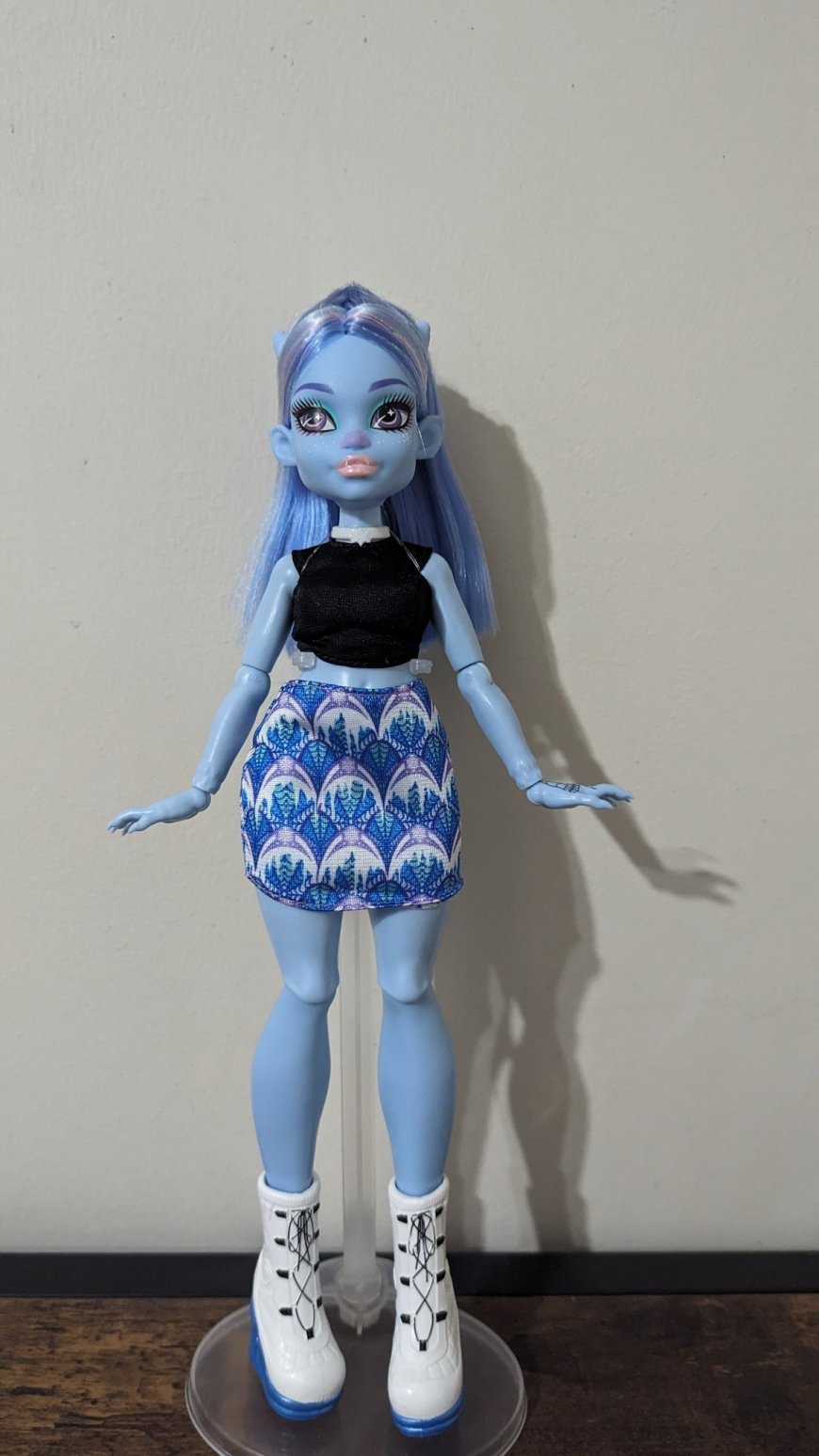 Monster High Fearbook series 2 dolls Abbey irl photos