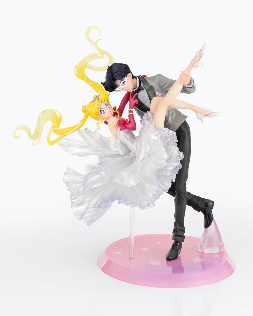 Sailor Moon Usagi and Tuxedo Mask Moonlight Glow Edition figure with new coloring to FiguartsZERO chouette