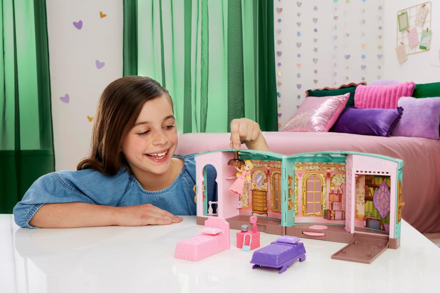 Wicked So Popular Dorm with Glinda mini doll
