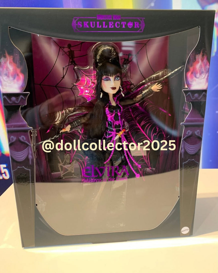 Monster High Skullector Comic Con 2025 exclusive Elvira Mistress of the Dark doll irl photo