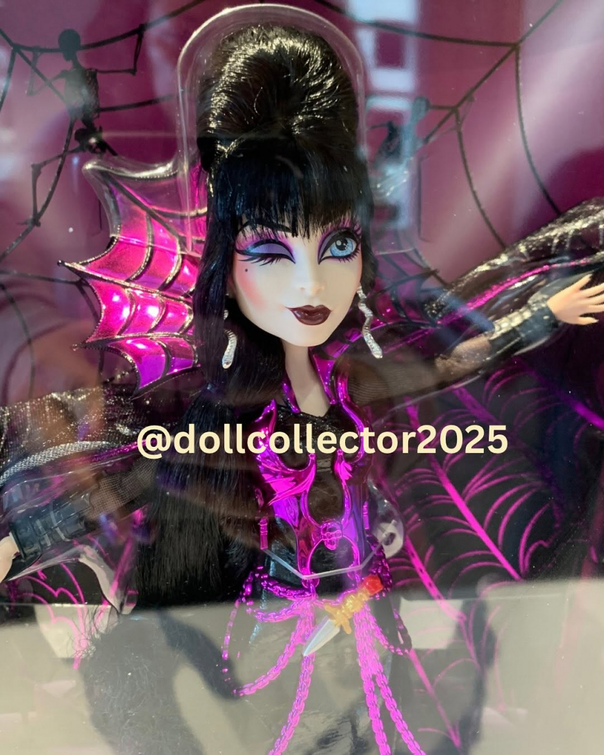 Monster High Skullector Comic Con 2025 exclusive Elvira Mistress of the Dark doll irl photo
