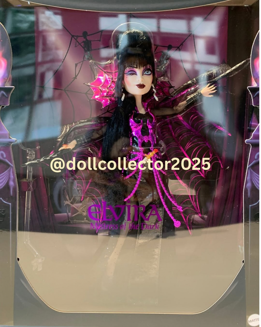 Monster High Skullector Comic Con 2025 exclusive Elvira Mistress of the Dark doll irl photo