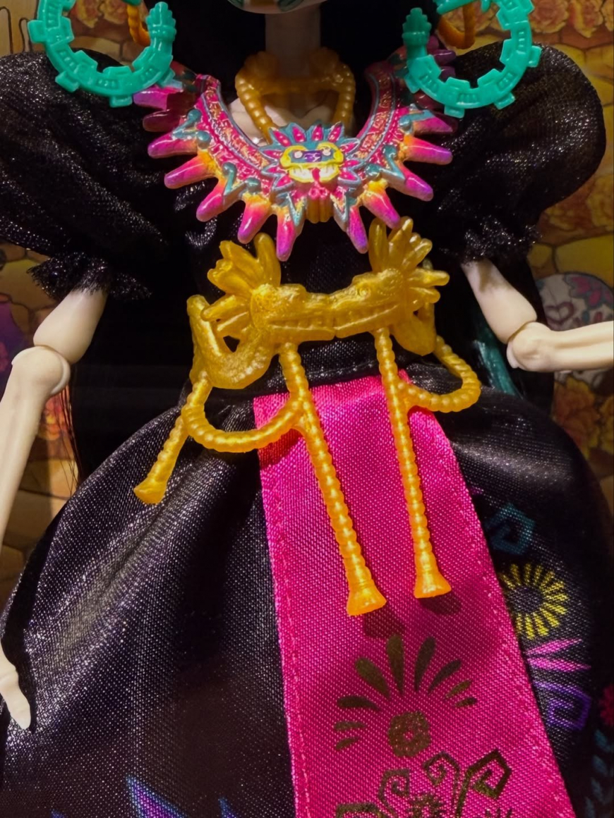 Monster High Howliday Dia De Muertos Skelita Calaveras 2025 doll in real life photos