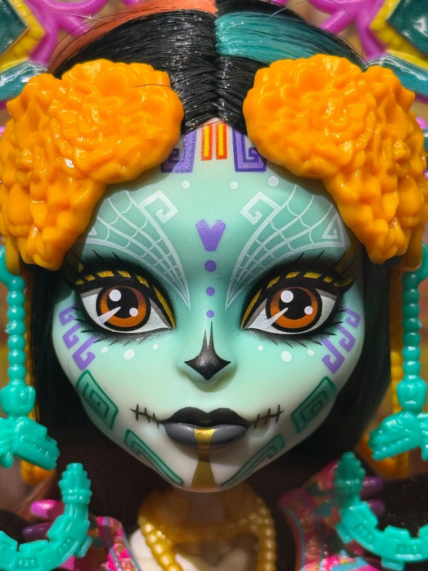 Monster High Howliday Dia De Muertos Skelita Calaveras 2025 doll in real life photos