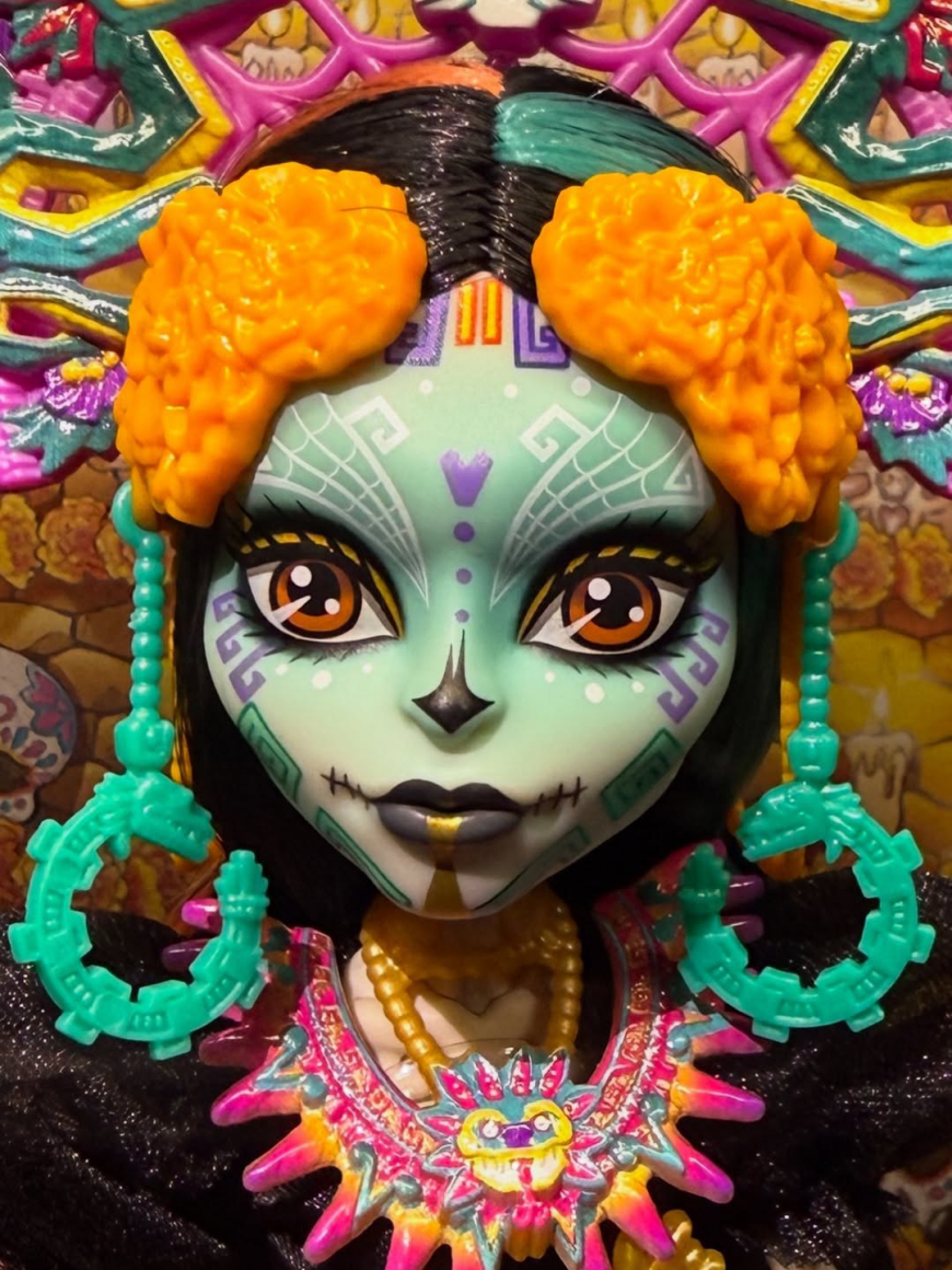 Monster High Howliday Dia De Muertos Skelita Calaveras 2025 doll in real life photos
